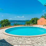 Vikendica In With Private Pool *