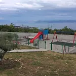 In With Private Pool Vikendica