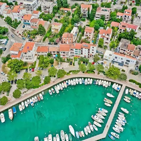 In With Private Pool Feriehus Crikvenica